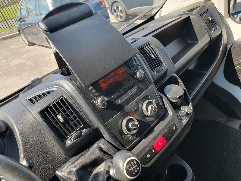 
								PEUGEOT Boxer 335 2.2 BlueHDi 140CV S&S FAP Cargo L3H2 full									