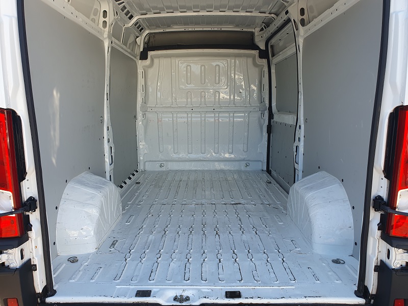 
								PEUGEOT Boxer 333 2.2 BlueHDI 140CV S&S Cargo L2H2 full									
