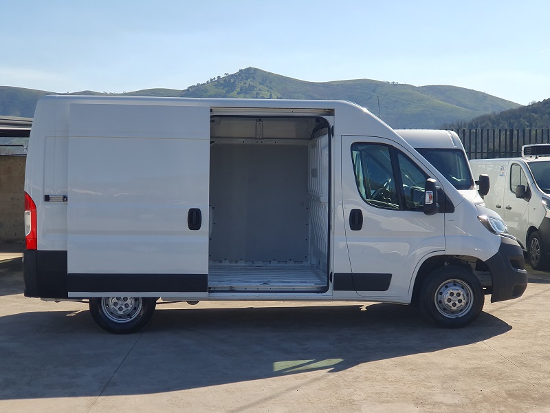 
								PEUGEOT Boxer 333 2.2 BlueHDI 140CV S&S Cargo L2H2 full									