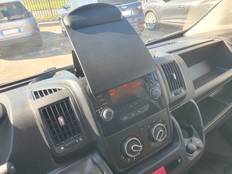 
								PEUGEOT Boxer 333 2.2 BlueHDI 140CV S&S Cargo L2H2 full									