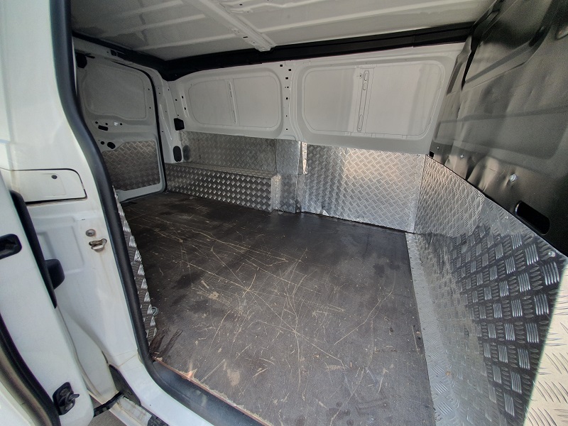 
								PEUGEOT Expert 2.0 BlueHDI 120CV S&S L3H1 Cargo Premium Long full									