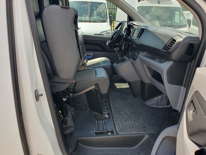 
								PEUGEOT Expert 2.0 BlueHDI 120CV S&S L3H1 Cargo Premium Long full									