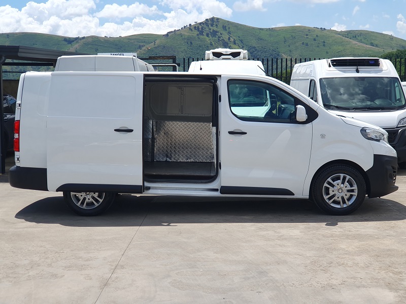 
								PEUGEOT Expert 2.0 BlueHDI 120CV S&S L3H1 Cargo Premium Long full									