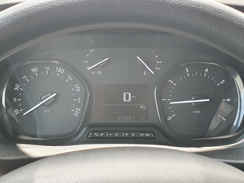 
								PEUGEOT Expert 2.0 BlueHDI 120CV S&S L3H1 Cargo Premium Long full									