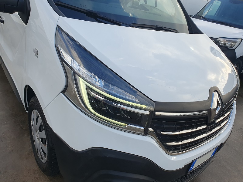 
								RENAULT Trafic T29 2.0 dCi 120CV S&S PL-TN M1 9 Posti Zen Heavy full									