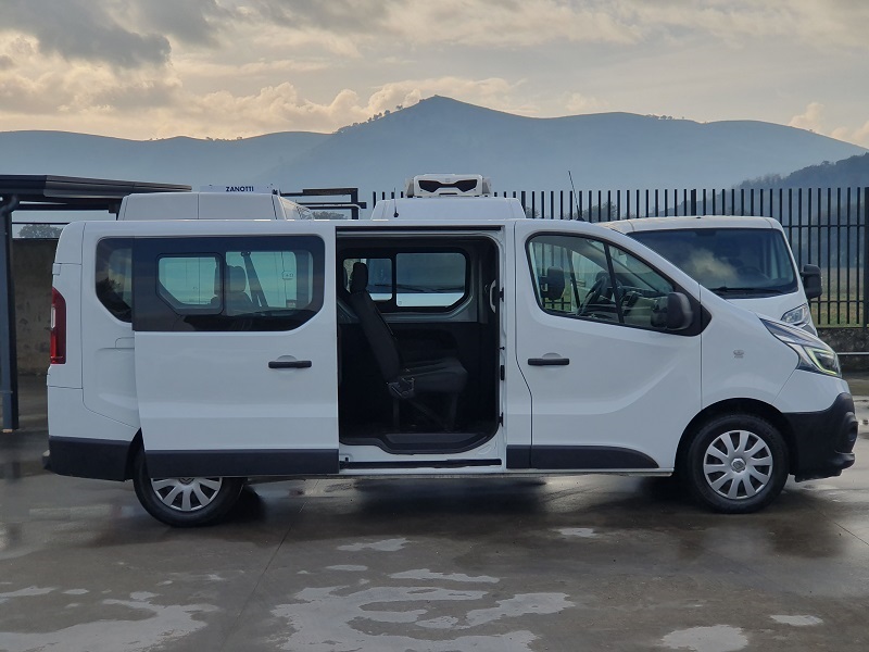 
								RENAULT Trafic T29 2.0 dCi 120CV S&S PL-TN M1 9 Posti Zen Heavy full									