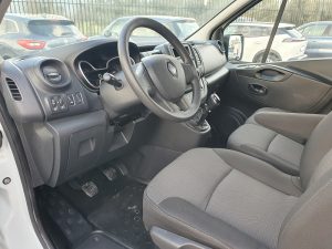 RENAULT Trafic T29 2.0 dCi 120CV S&S PL-TN M1 9 Posti Zen Heavy
