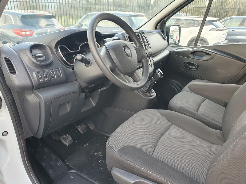 
								RENAULT Trafic T29 2.0 dCi 120CV S&S PL-TN M1 9 Posti Zen Heavy full									