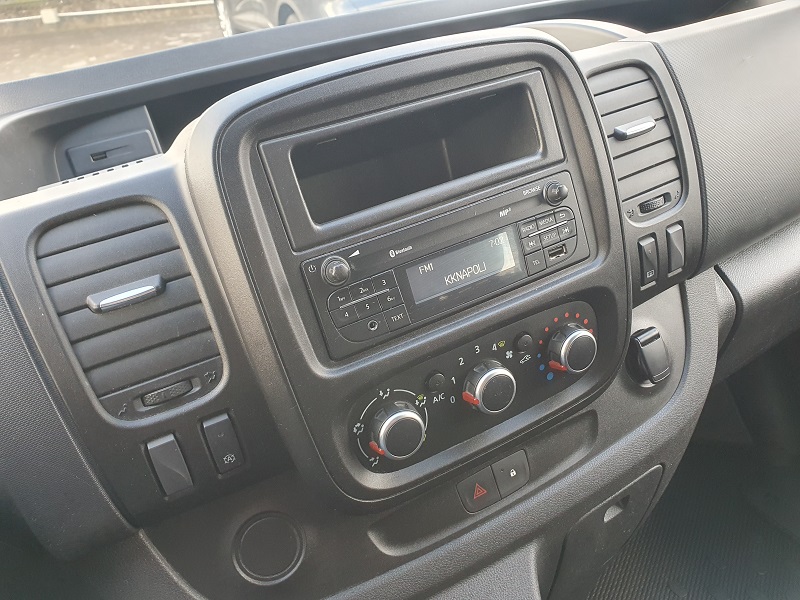 
								RENAULT Trafic T29 2.0 dCi 120CV S&S PL-TN M1 9 Posti Zen Heavy full									