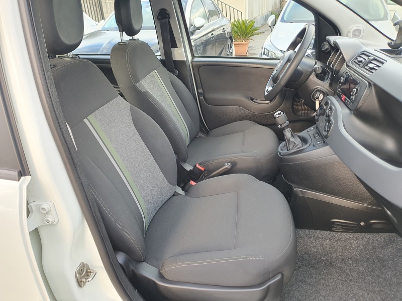 
								FIAT Panda 1.0 FireFly 70CV S&S Hybrid City Cross full									