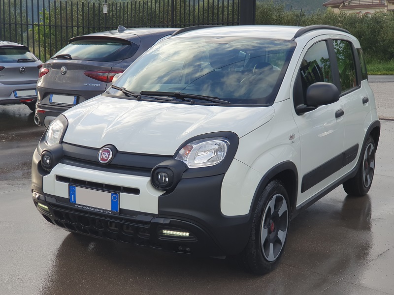 
								FIAT Panda 1.0 FireFly 70CV S&S Hybrid City Cross full									