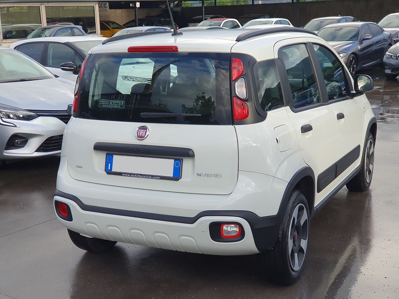 
								FIAT Panda 1.0 FireFly 70CV S&S Hybrid City Cross full									