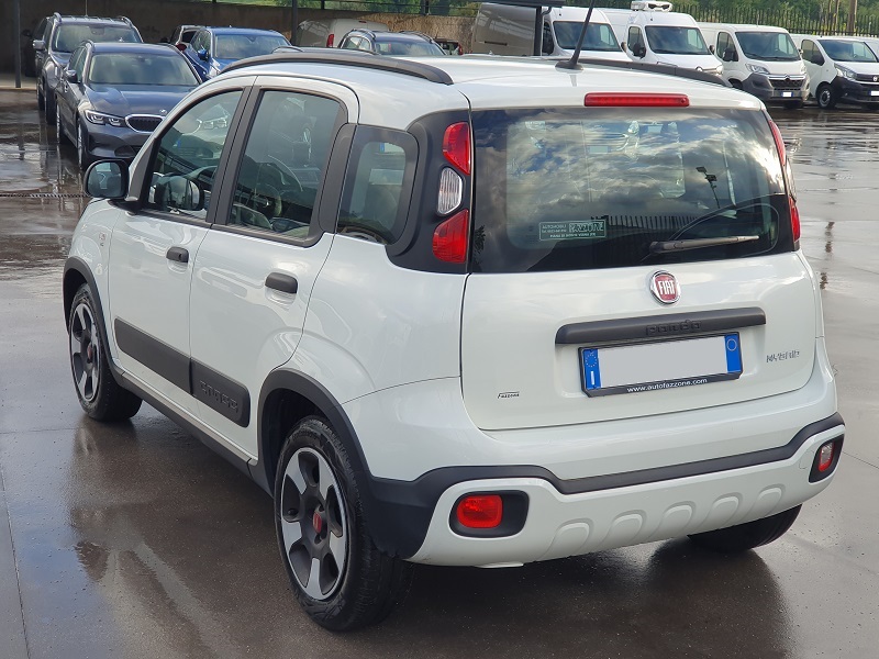 
								FIAT Panda 1.0 FireFly 70CV S&S Hybrid City Cross full									
