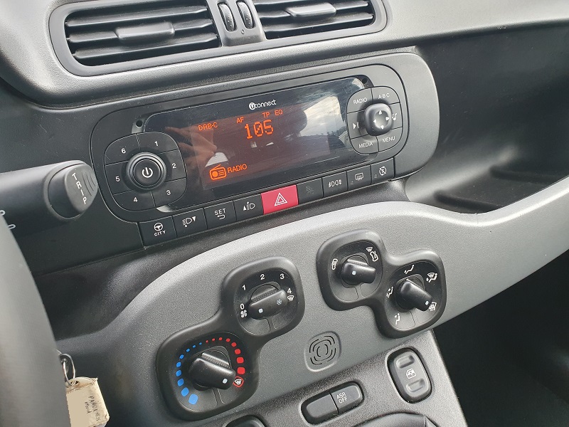 
								FIAT Panda 1.0 FireFly 70CV S&S Hybrid City Cross full									
