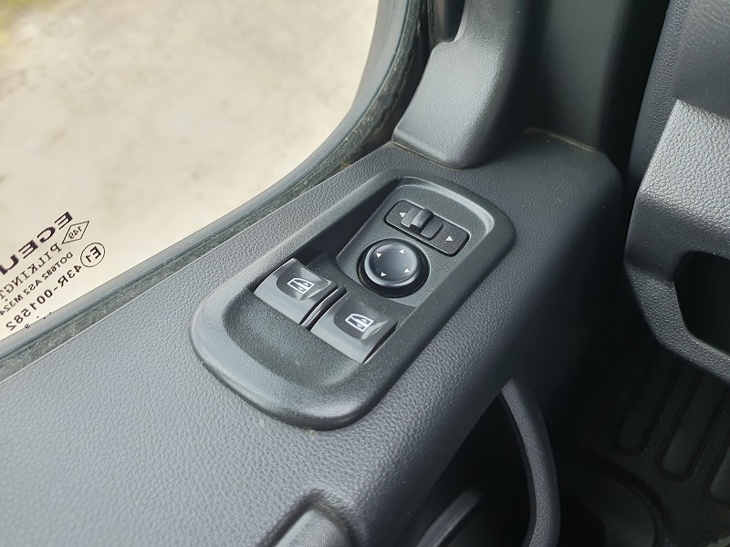 
								Renault Master T35 2.3 dCi 135CV L2H2 FNAX 0°C ICE full									