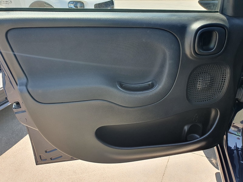 
								FIAT Panda 1.0 FireFly 70CV S&S Hybrid Easy full									