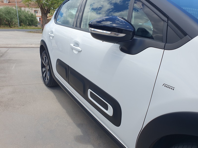 
								CITROËN C3 1.2 PureTech 83CV S&S Shine full									