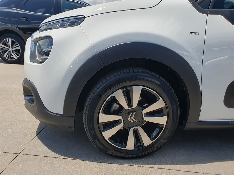 
								CITROËN C3 1.2 PureTech 83CV S&S Shine full									