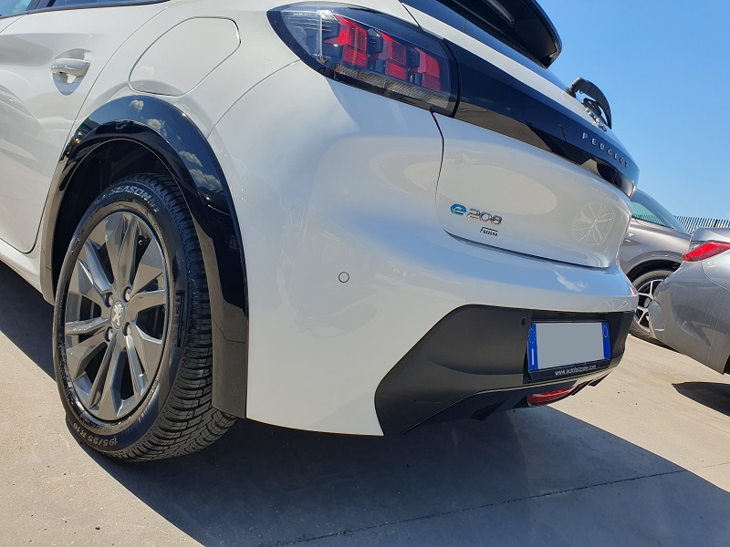 
								Peugeot e-208 136CV Motore Elettrico Active Pack 50kWh full									