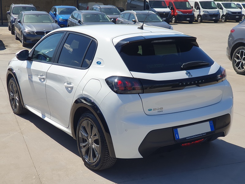 
								Peugeot e-208 136CV Motore Elettrico Active Pack 50kWh full									
