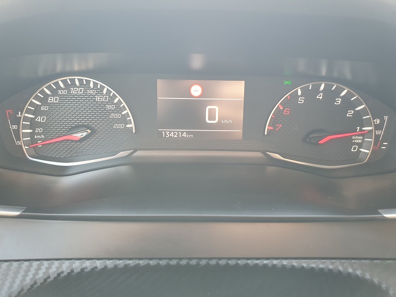 
								PEUGEOT 2008 1.5 BlueHDI 110CV S&S Allure full									