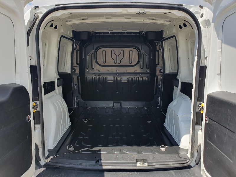 
								FIAT Doblò 1.6 MultiJet-2 105CV E6 S&S Doppia Porta Lat. Lounge full									