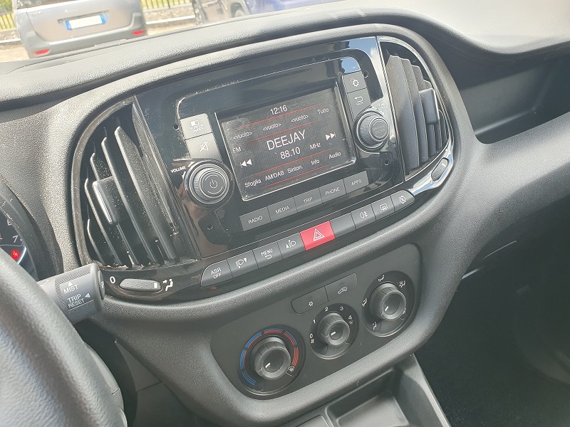 
								FIAT Doblò 1.6 MultiJet-2 105CV E6 S&S Doppia Porta Lat. Lounge full									