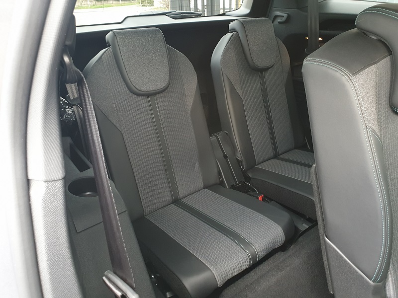 
								PEUGEOT 5008 1.5 BlueHDI 130CV S&S Allure full									