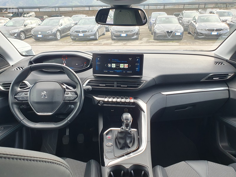
								PEUGEOT 5008 1.5 BlueHDI 130CV S&S Allure full									