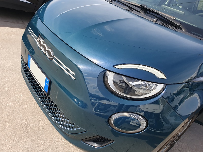 
								FIAT Nuova 500e 118CV Berlina 3 Porte Icon 42kWh full									