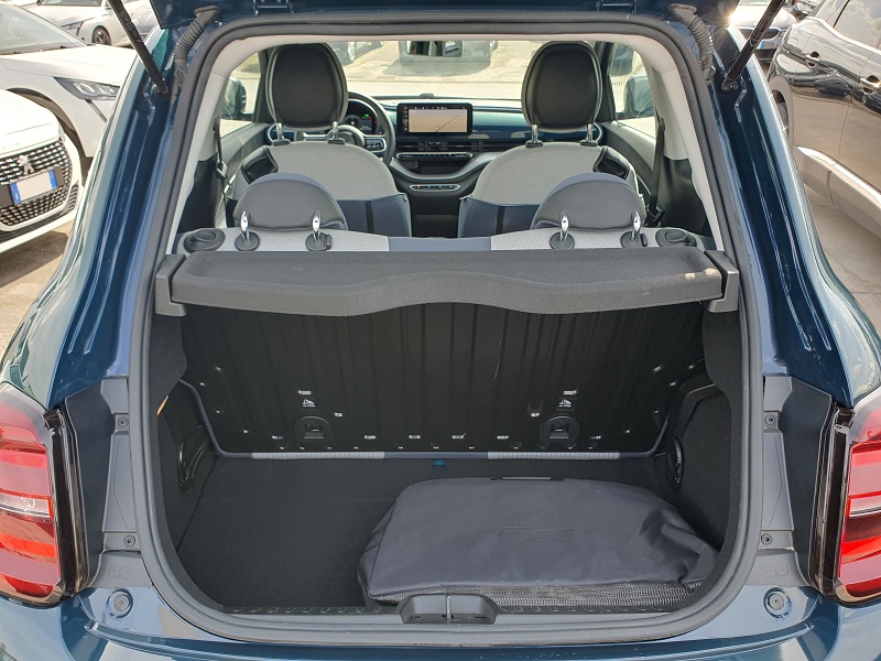 
								FIAT Nuova 500e 118CV Berlina 3 Porte Icon 42kWh full									