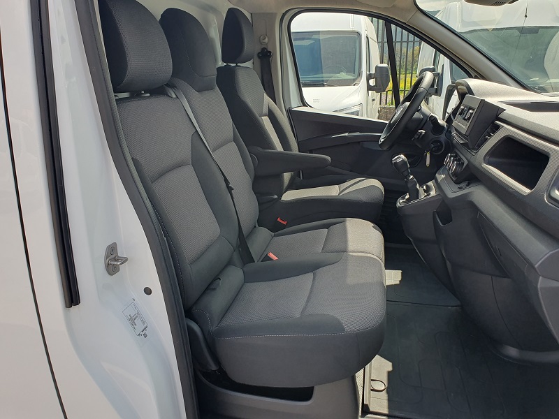 
								NISSAN Primastar 29 2.0 dCi 110CV S&S L1H1 Van Acenta full									