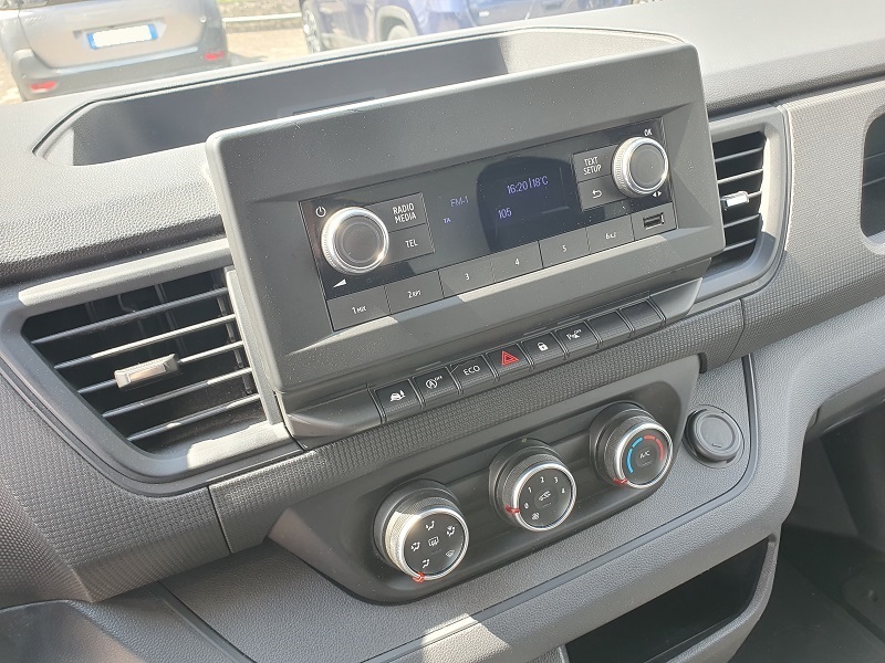 
								NISSAN Primastar 29 2.0 dCi 110CV S&S L1H1 Van Acenta full									