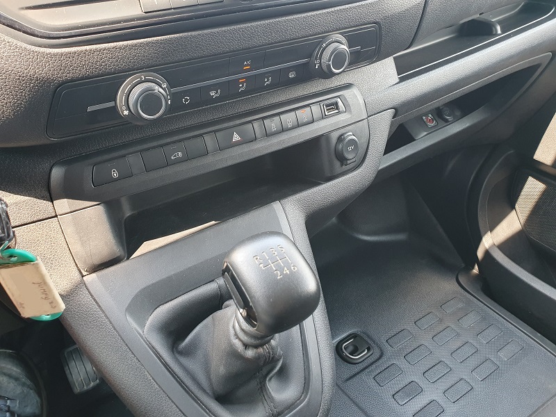 
								CITROËN Jumpy 1.5 BlueHDi 100CV S&S L2H1 Cargo M Comfort full									
