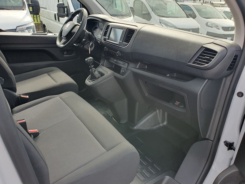 
								FIAT Scudo 2.0 BlueHDI 145CV S&S Cargo L2H1 Business full									