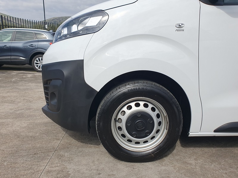 
								FIAT Scudo 2.0 BlueHDI 145CV S&S Cargo L2H1 Business full									