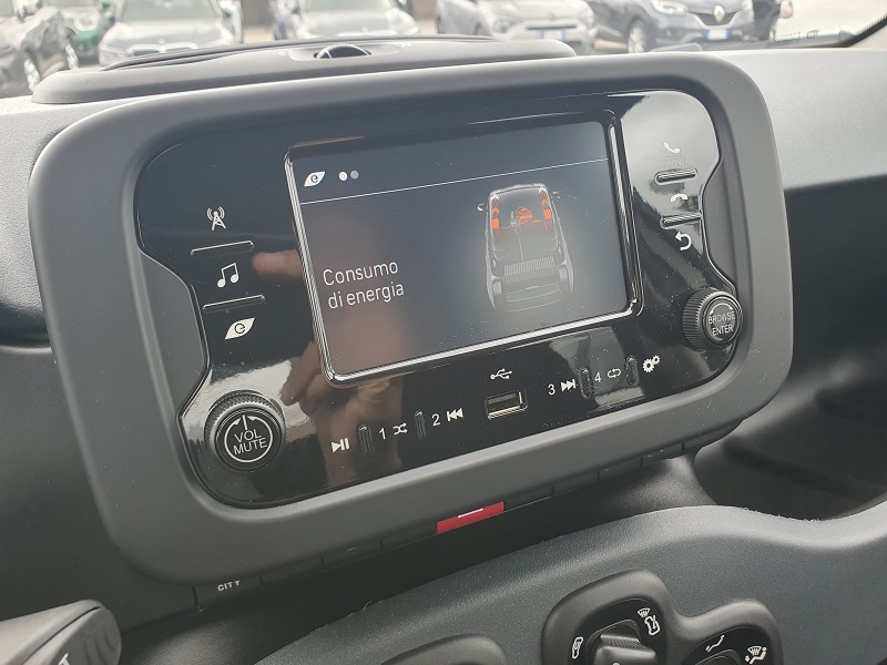 
								FIAT Panda 1.0 FireFly 70CV S&S Hybrid MY24 full									