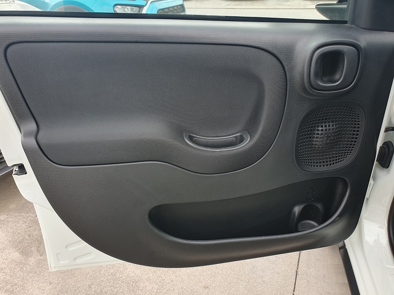 
								FIAT Panda 1.0 FireFly 70CV S&S Hybrid MY24 full									