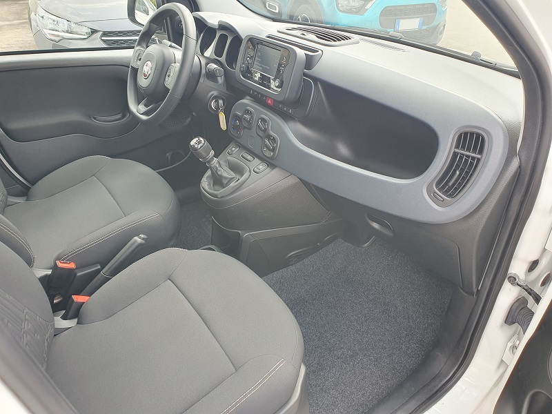 
								FIAT Panda 1.0 FireFly 70CV S&S Hybrid MY24 full									