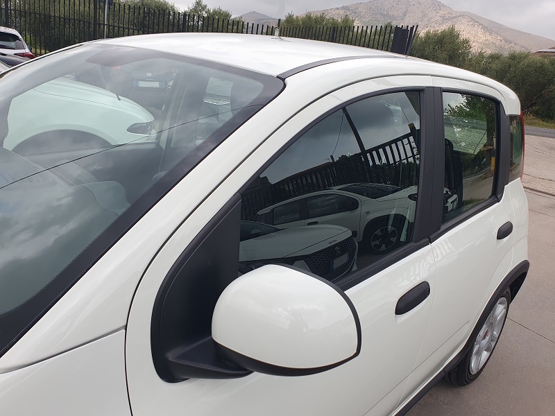 
								FIAT Panda 1.0 FireFly 70CV S&S Hybrid MY24 full									