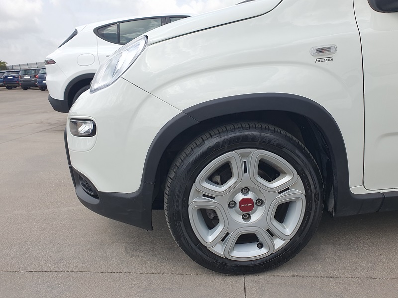 
								FIAT Panda 1.0 FireFly 70CV S&S Hybrid MY24 full									