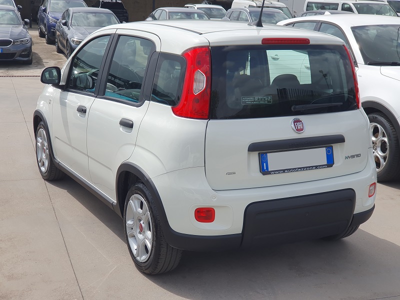 
								FIAT Panda 1.0 FireFly 70CV S&S Hybrid MY24 full									