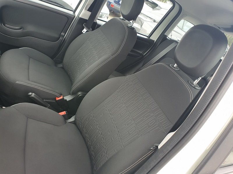 
								FIAT Panda 1.0 FireFly 70CV S&S Hybrid MY24 full									