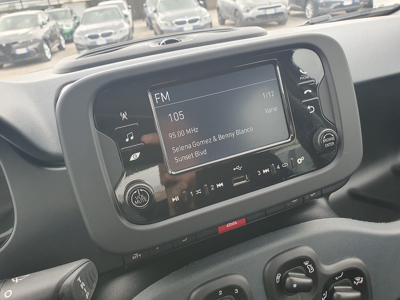 
								FIAT Panda 1.0 FireFly 70CV S&S Hybrid MY24 full									
