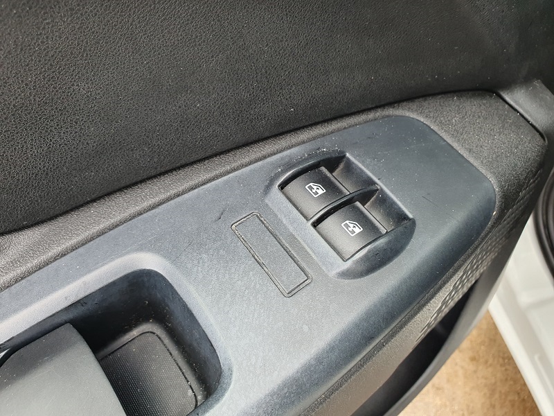 
								FIAT Doblò 1.3 MultiJet-2 95CV E6 PC-TN Combi N1 full									