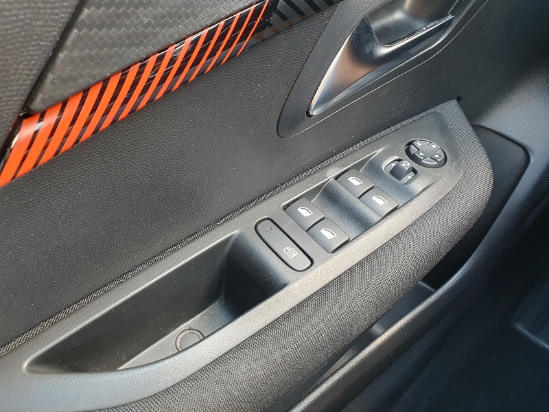 
								PEUGEOT 208 1.2 PureTech 75CV S&S Active Pack full									