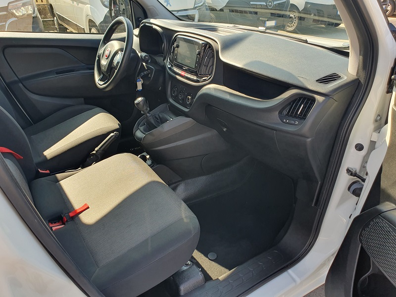 
								FIAT Professional Doblò 1.6 MJ-2 120CV PC-TN Cargo 3 Posti P. Lat. Lounge full									