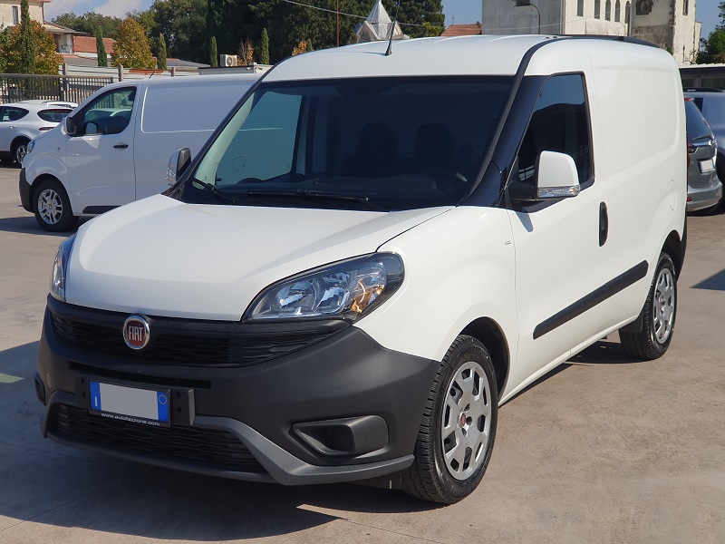 
								FIAT Professional Doblò 1.6 MJ-2 120CV PC-TN Cargo 3 Posti P. Lat. Lounge full									
