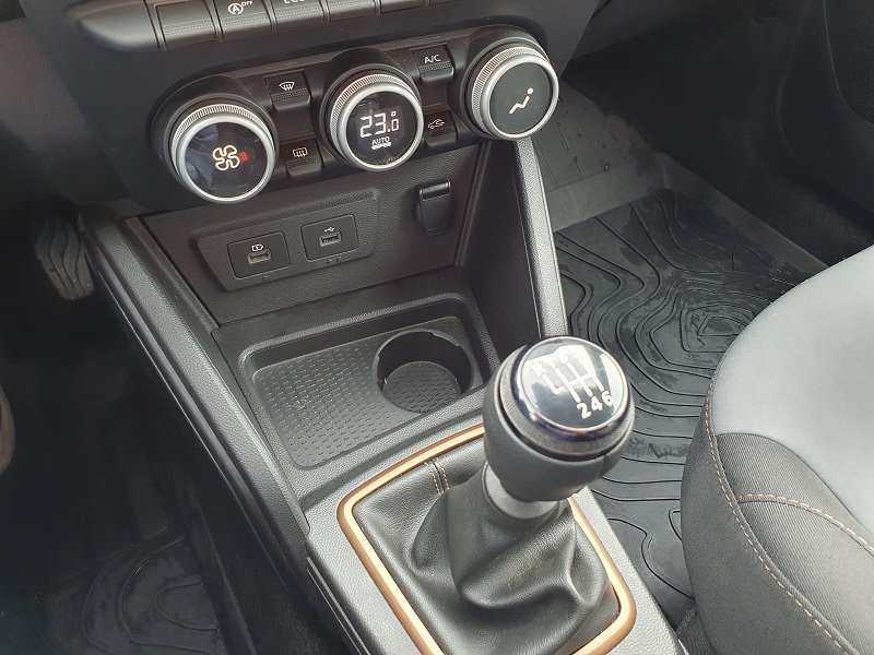 
								DACIA Duster 1.0 TCe 101CV GPL 4×2 Extreme full									