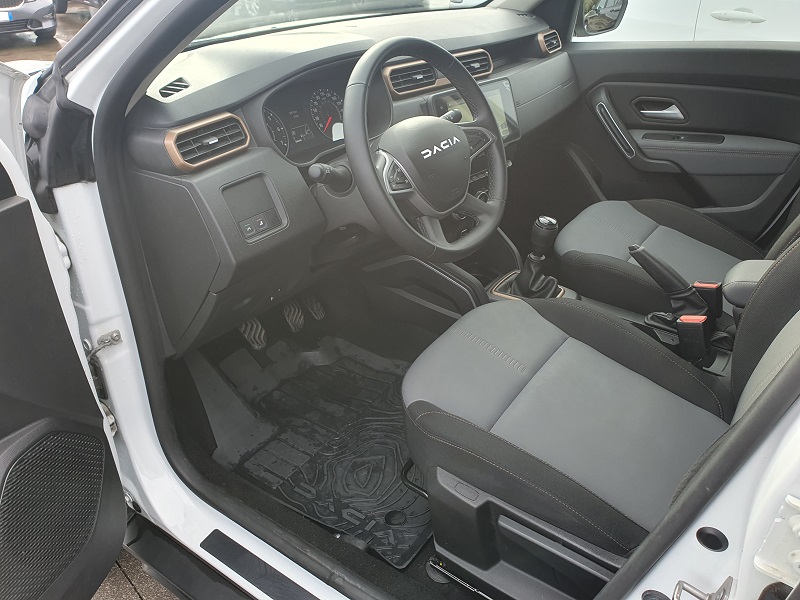 
								DACIA Duster 1.0 TCe 101CV GPL 4×2 Extreme full									